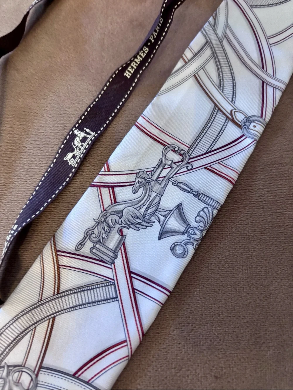 Hermes Harnais Legendaire Silk Twilly Scarf NWT - Picture 2 of 7